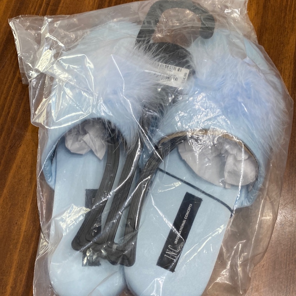 I.N.C international concepts  slippers , color country air, size m( 7/8), new